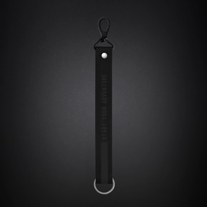 Medium Black Text Linee Lanyard 